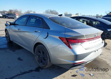 2021 Hyundai Elantra Sel z USA, uszkodzony, nr VIN 5NPLM4AG9MH021569